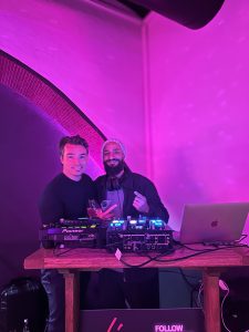DJ